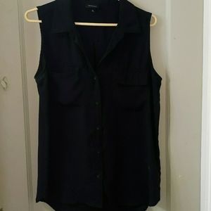 Sleeveless blouse